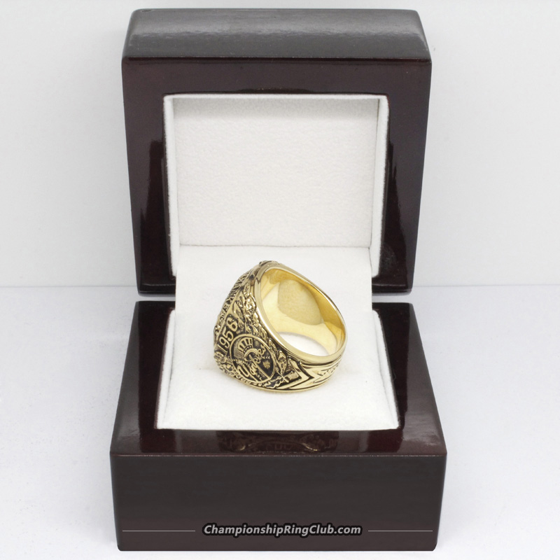 NY Yankees Ornate Signet Ring