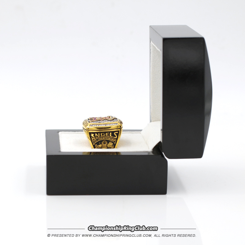 Lot Detail - 2002 Anaheim Angels World Series Champions Ring with Original  Presentation Box