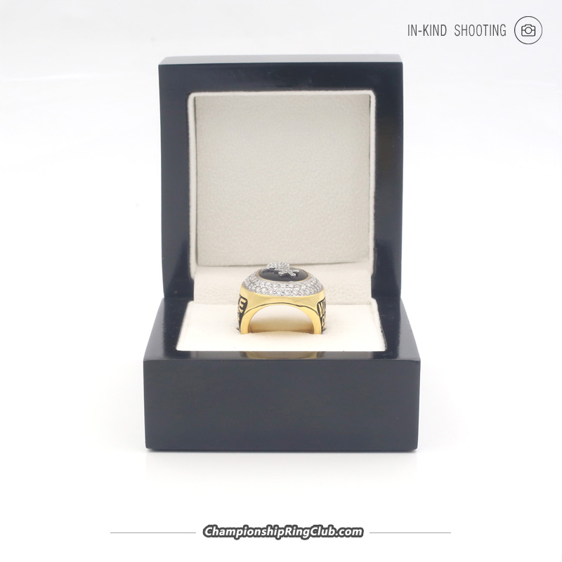 Lot Detail - 2005 Chicago White Sox World Series Champions Ring With  Original Presentation Box (Player Ring)