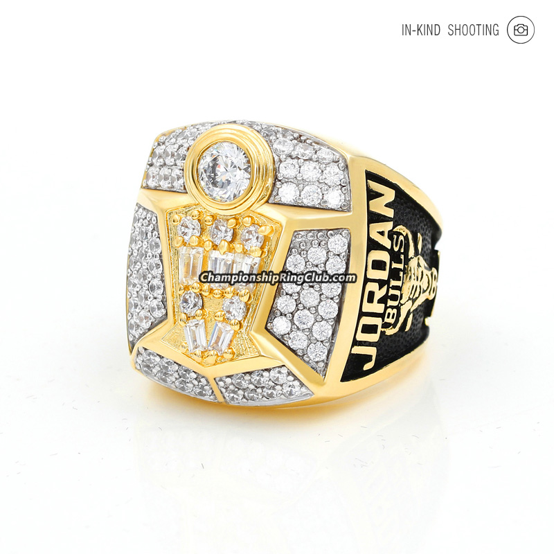 Chicago Bulls 1998 NBA Championship Ring