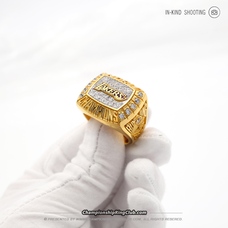 Los Angeles Lakers 2000-2002 Commemorative Championship Ring