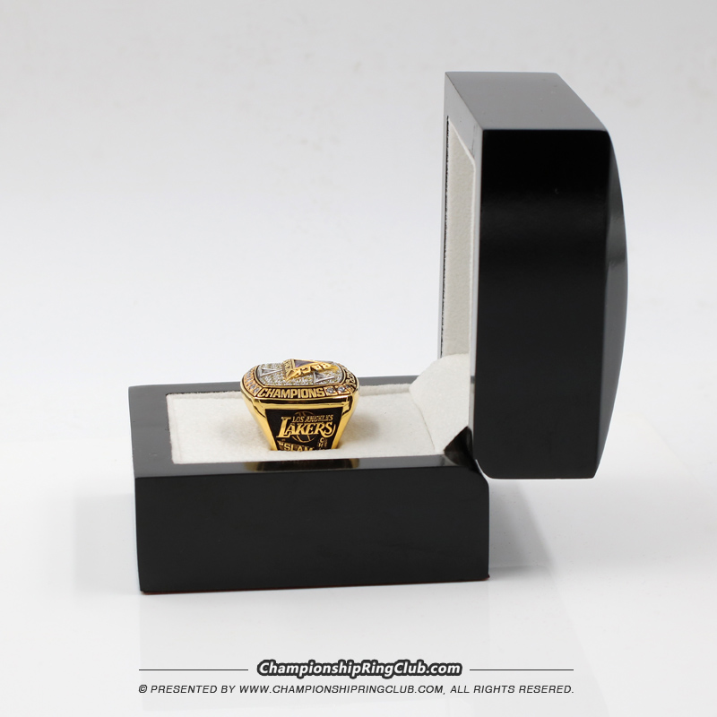 Los Angeles Lakers Championship Rings Collection -  www.championshipringclub.com