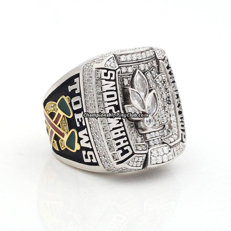 2010 Chicago Blackhawks Stanley Cup Championship Ring -  www.championshipringclub.com